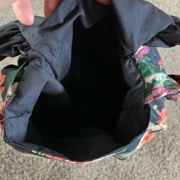 Floral Vintage Ruffle Shoulder Bag - Picture 3 of 6